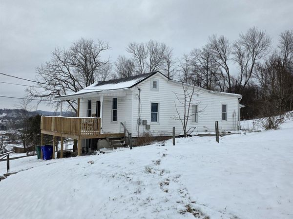 8037 Montana Avenue, Stonewood, WV 26301