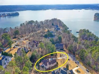 6709 Wooded Cove Court, Flowery Branch, GA 30542