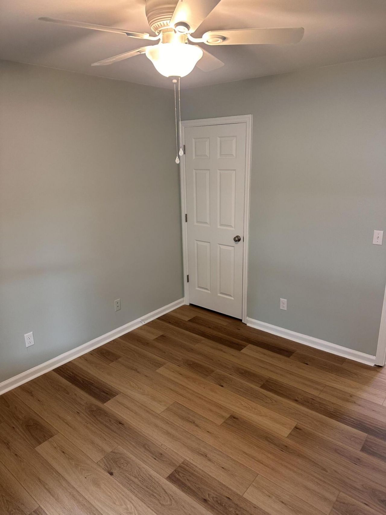 1038 Harbor View Road Photo 10