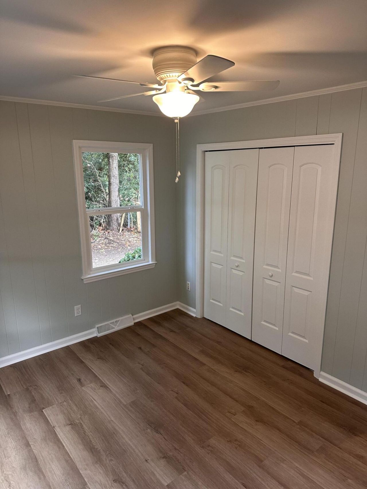 1038 Harbor View Road Photo 4