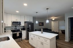1038 Harbor View Road photo 4