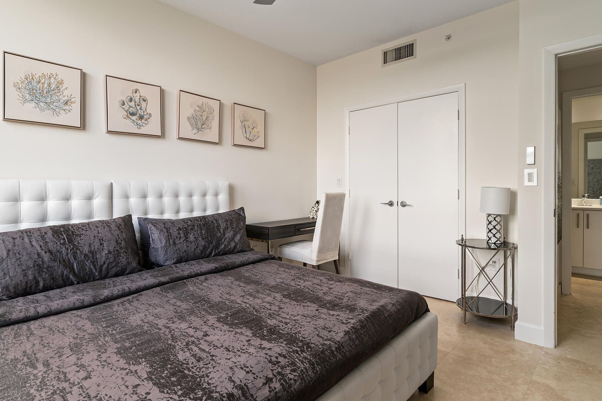 550 Okeechobee Boulevard, Unit 1401, West Palm Beach, FL 33401 Photo