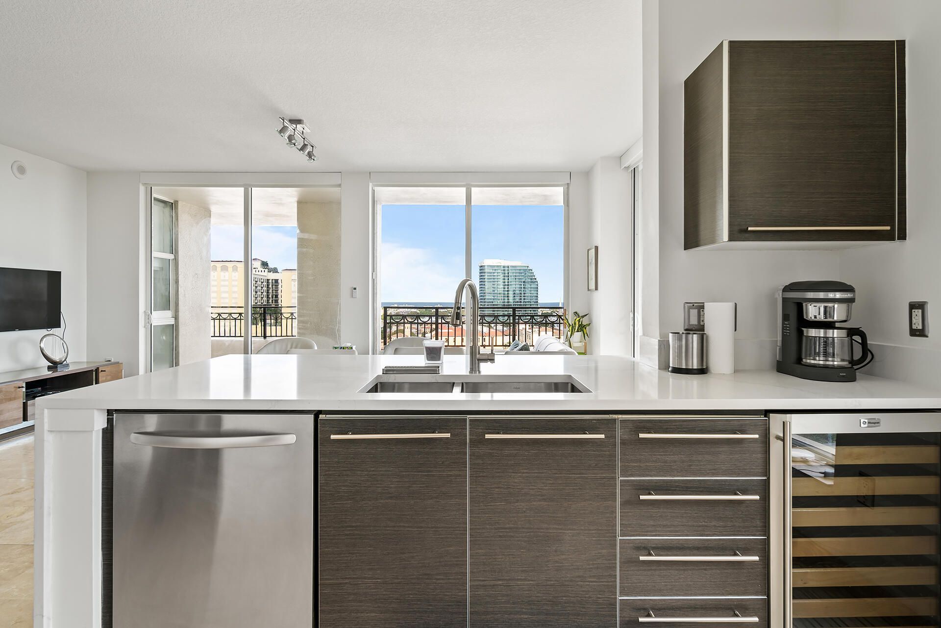 550 Okeechobee Boulevard, Unit 1401, West Palm Beach, FL 33401 Photo