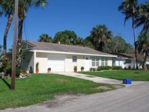 6106 ISLAND PARK CT, Fort Myers, FL 33908