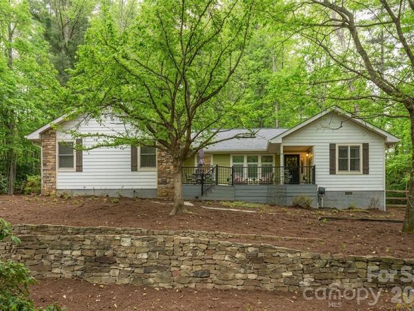 128 Camellia Way, Hendersonville, NC 28739