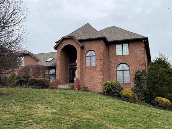 361 N SARATOGA DRIVE, Uniontown, PA 15401
