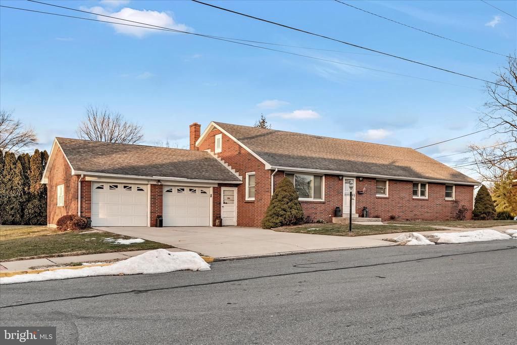 5 E Washington Avenue, Myerstown, PA 17067 Main Photo