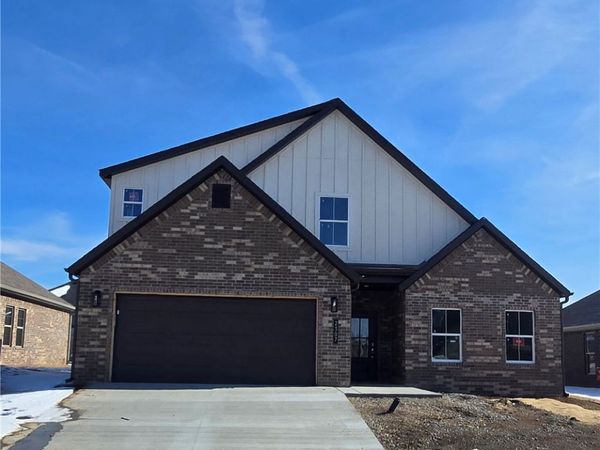 2307 N Presley Street, Siloam Springs, AR 72761