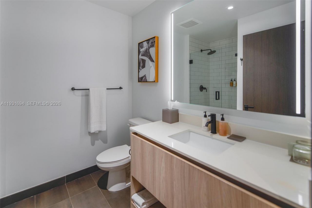 398 NE 5th St , Unit 2407, Miami, FL 33132 Photo