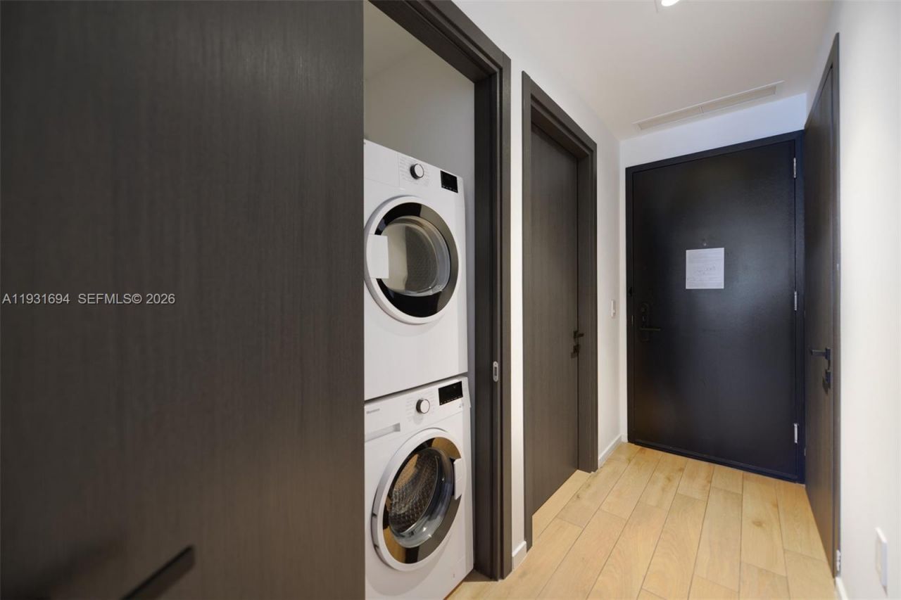 398 NE 5th St , Unit 2407, Miami, FL 33132 Photo