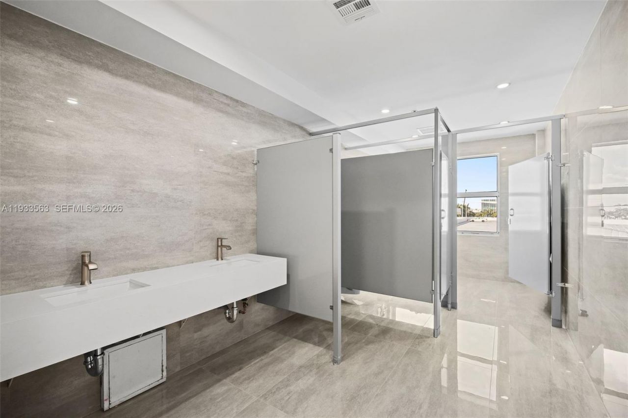 605 Lincoln Rd, Unit 500, Miami Beach, FL 33139 Photo