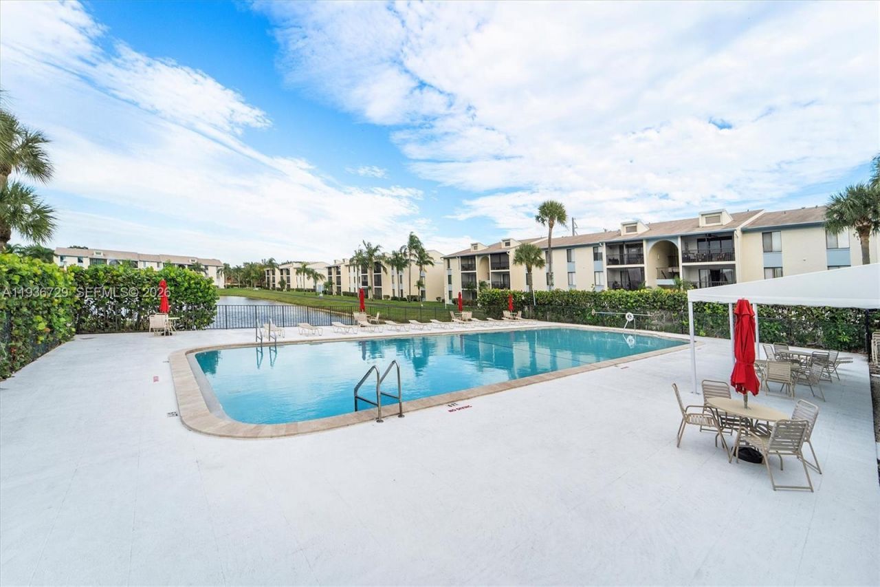 1109 Green Pine Blvd, Unit C1, West Palm Beach, FL 33409 Photo