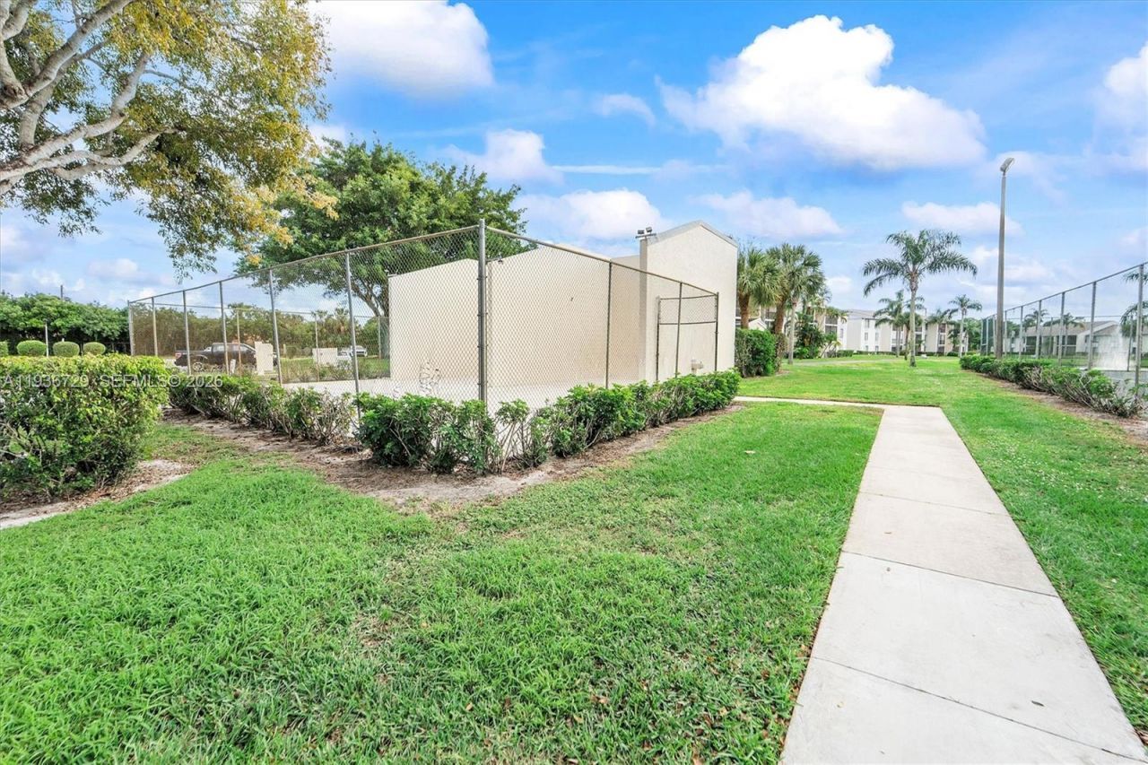 1109 Green Pine Blvd, Unit C1, West Palm Beach, FL 33409 Photo