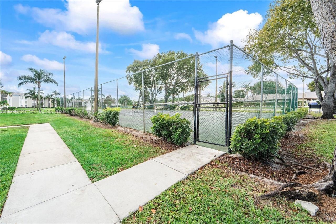 1109 Green Pine Blvd, Unit C1, West Palm Beach, FL 33409 Photo