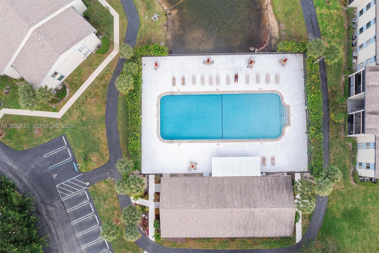 1109 Green Pine Blvd, Unit C1, West Palm Beach, FL 33409 Photo