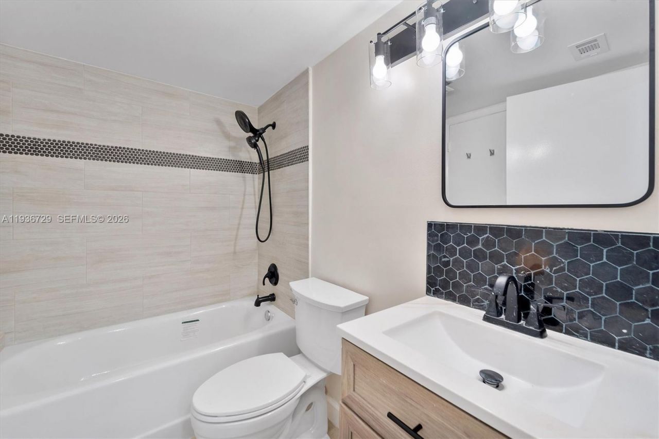 1109 Green Pine Blvd, Unit C1, West Palm Beach, FL 33409 Photo