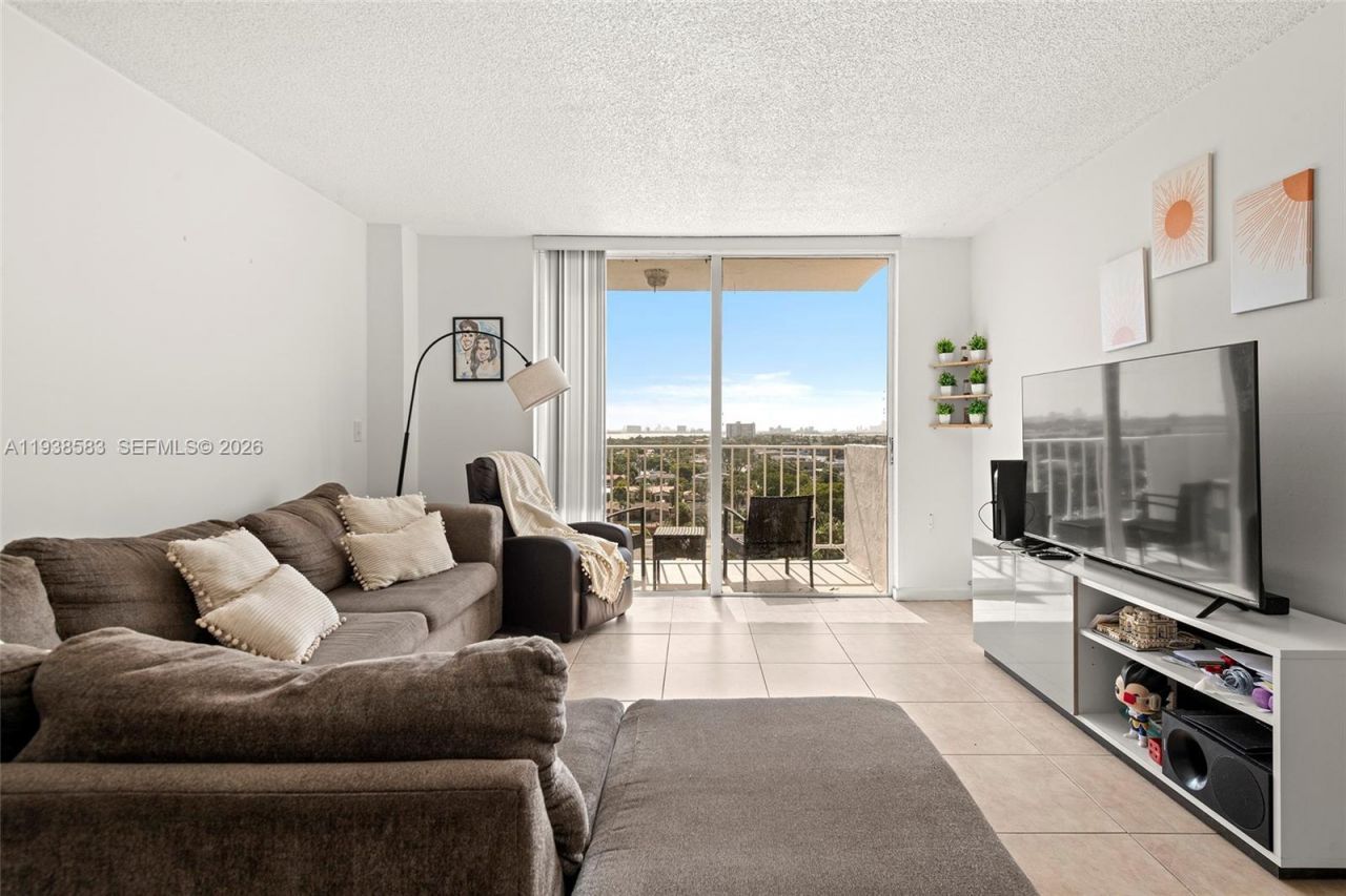 2350 NE 135th St, Unit 1006, North Miami, FL 33181 Photo