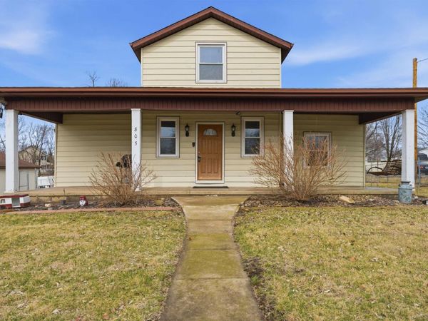 805 W MAIN Street, Elmwood, IL 61529