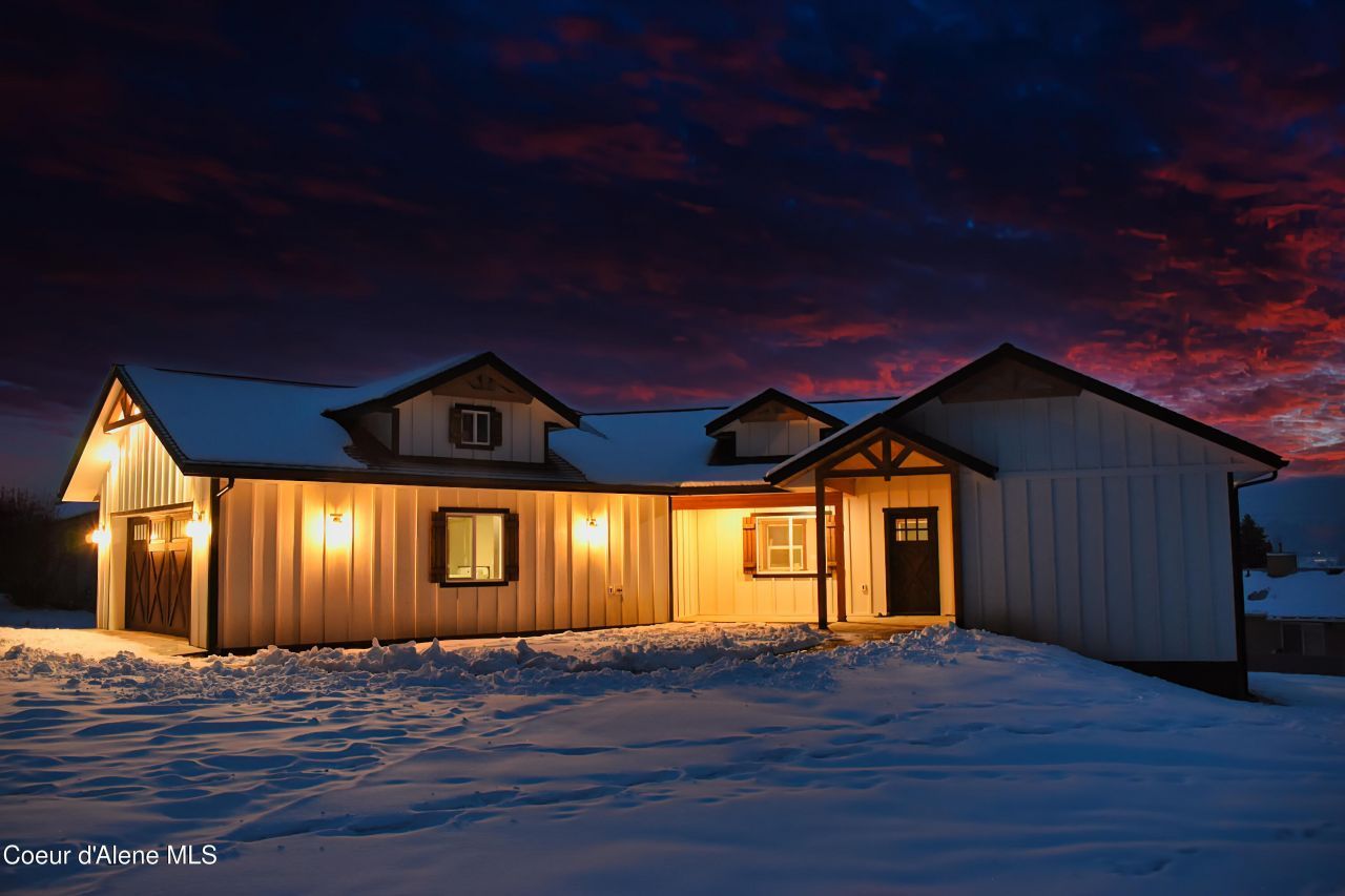 152 Danny Lane, Moyie Springs, ID 83845 Main Photo