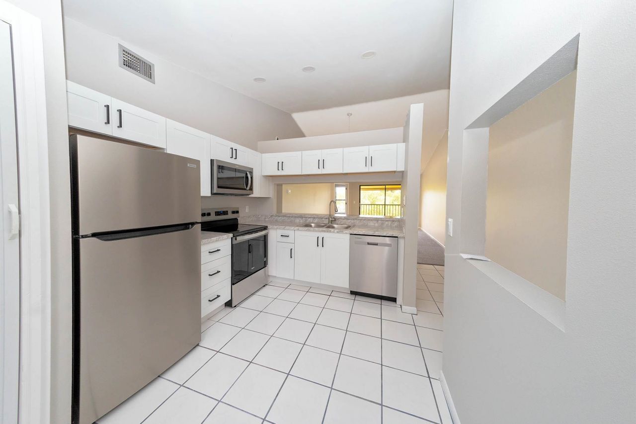 15206 Parkside Dr, Unit 201, Fort Myers, FL 33908 Photo