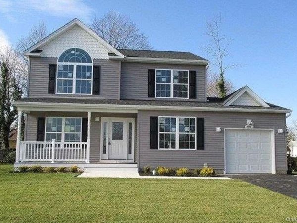 608 Bayview Avenue, Bellport, NY 11713