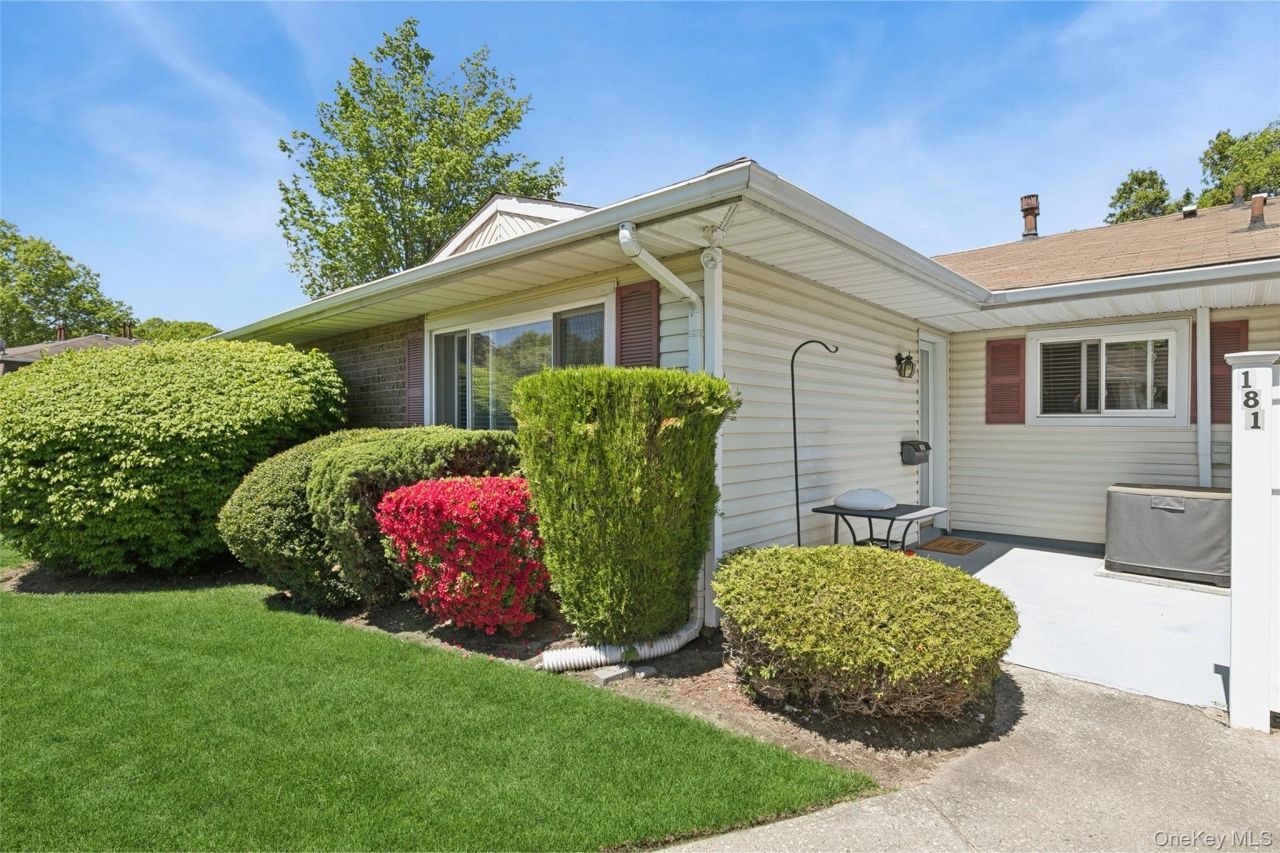 181 Storm Drive, Holtsville, NY 11742 Main Photo