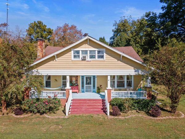 104 Court Square Road, El Paso, AR 72045