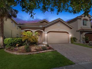 1014 NW Leonardo Circle