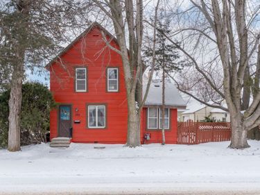 130 1st Street N, Waterville, MN 56096