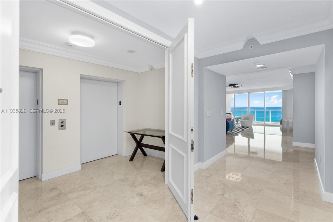 20201 E Country Club Dr, Unit 2506, Aventura, FL 33180 Photo