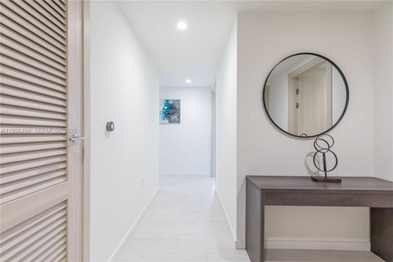 1000 Brickell Plz , Unit 3902, Miami, FL 33131 Photo