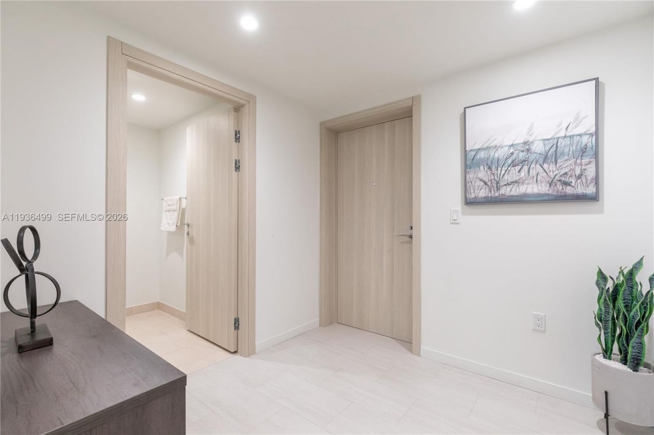 1000 Brickell Plz , Unit 3902, Miami, FL 33131 Photo