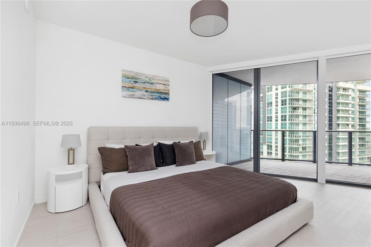 1000 Brickell Plz , Unit 3902, Miami, FL 33131 Photo