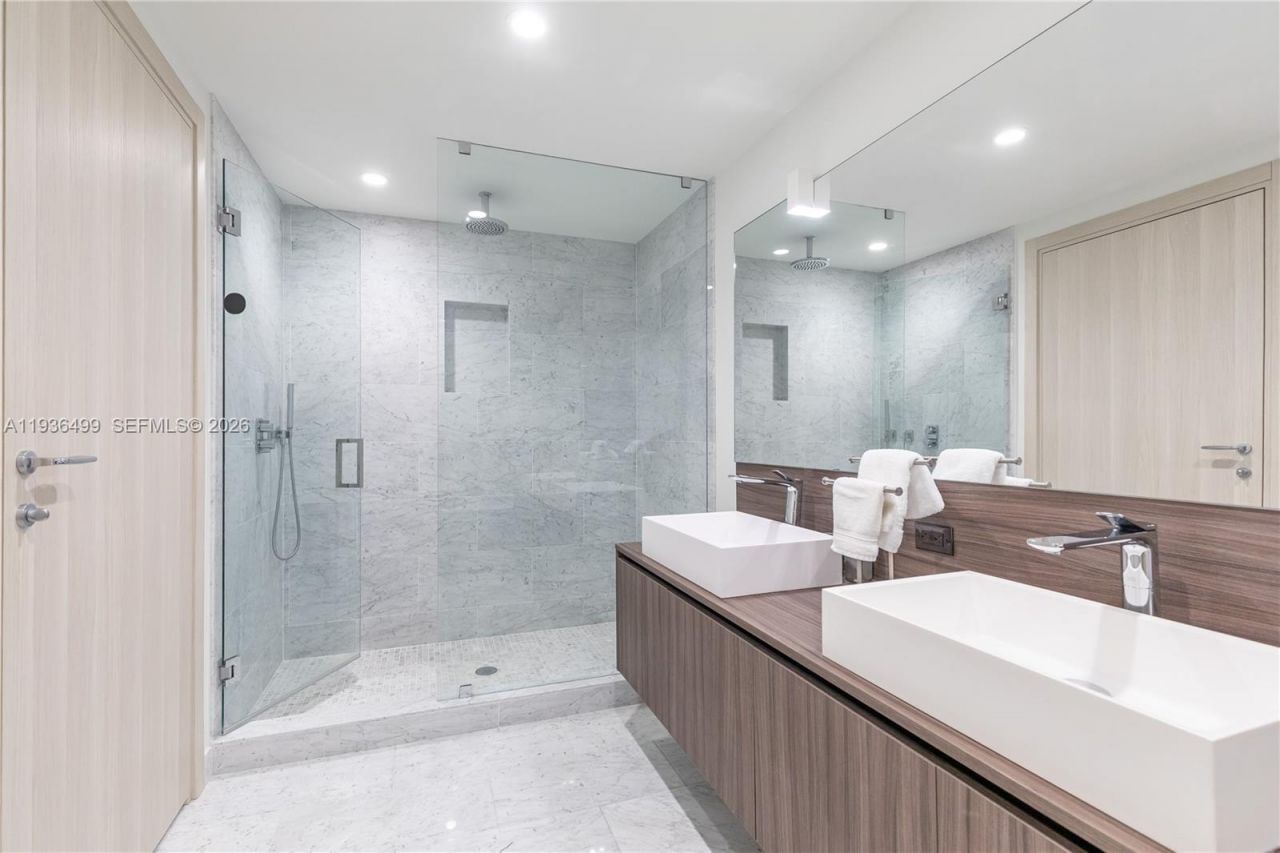 1000 Brickell Plz , Unit 3902, Miami, FL 33131 Photo