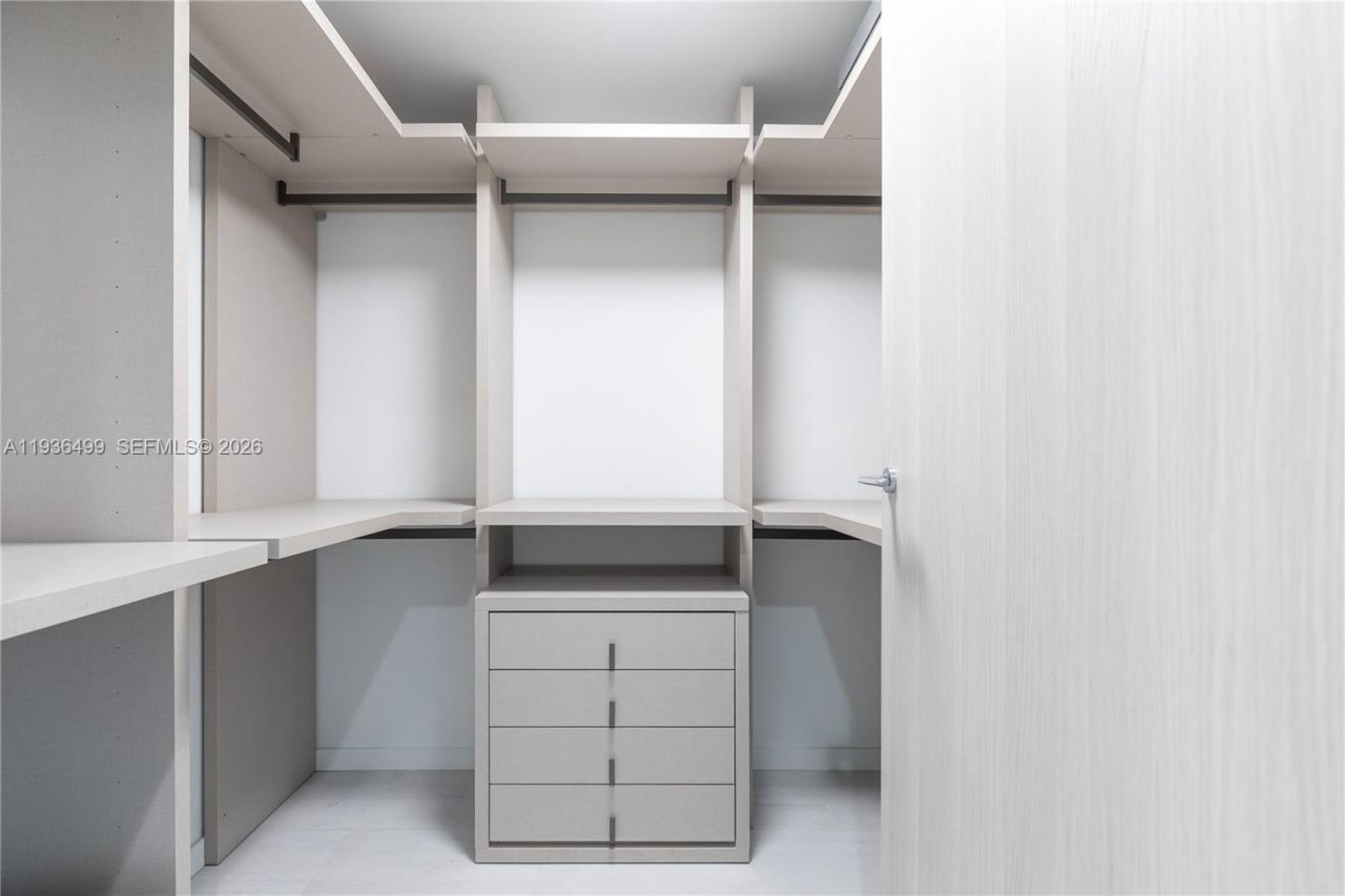 1000 Brickell Plz , Unit 3902, Miami, FL 33131 Photo