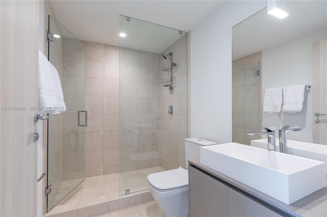 1000 Brickell Plz , Unit 3902, Miami, FL 33131 Photo