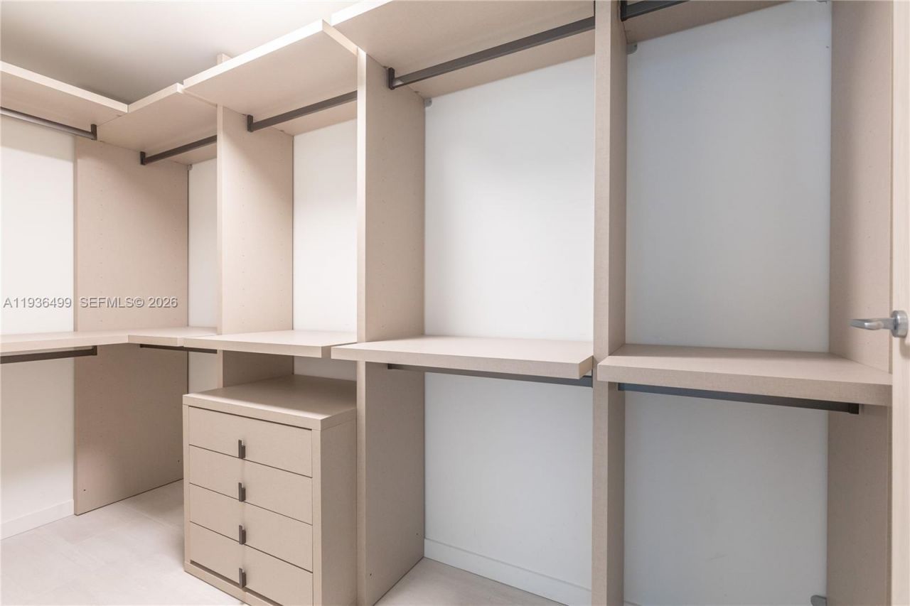 1000 Brickell Plz , Unit 3902, Miami, FL 33131 Photo