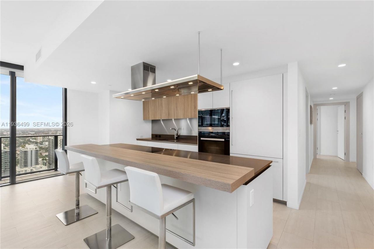 1000 Brickell Plz , Unit 3902, Miami, FL 33131 Photo