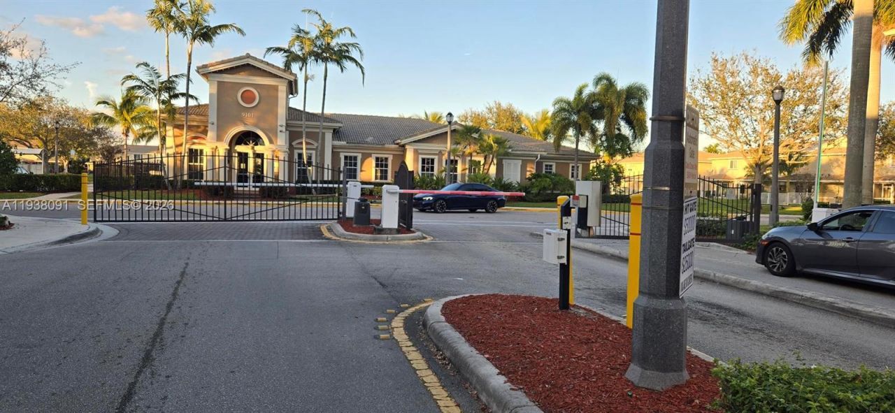 5818 Hampton Hills Blvd, Unit 5818, Tamarac, FL 33321 Photo