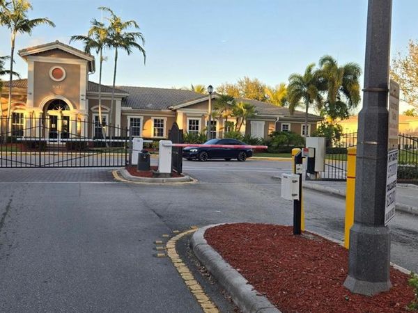 5818 Hampton Hills Blvd, Unit 5818, Tamarac, FL 33321