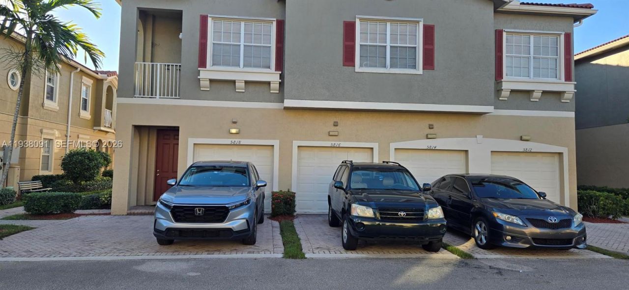 5818 Hampton Hills Blvd, Unit 5818, Tamarac, FL 33321 Photo