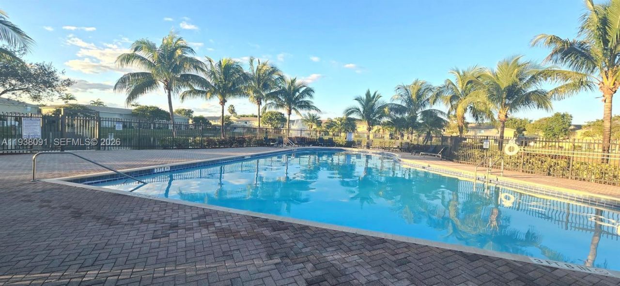 5818 Hampton Hills Blvd, Unit 5818, Tamarac, FL 33321 Photo