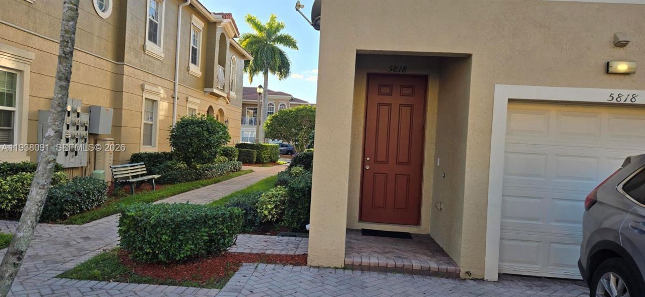 5818 Hampton Hills Blvd, Unit 5818, Tamarac, FL 33321 Photo