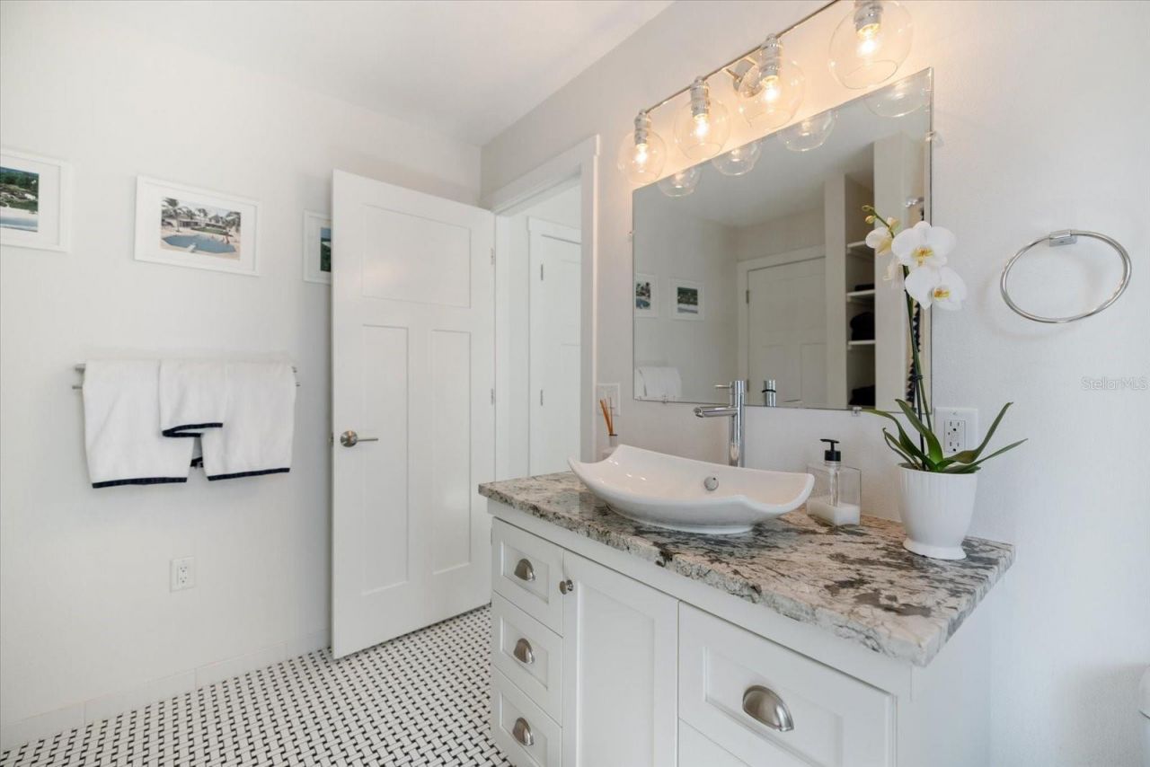 1841 Datura Street, Sarasota, FL 34239 Photo