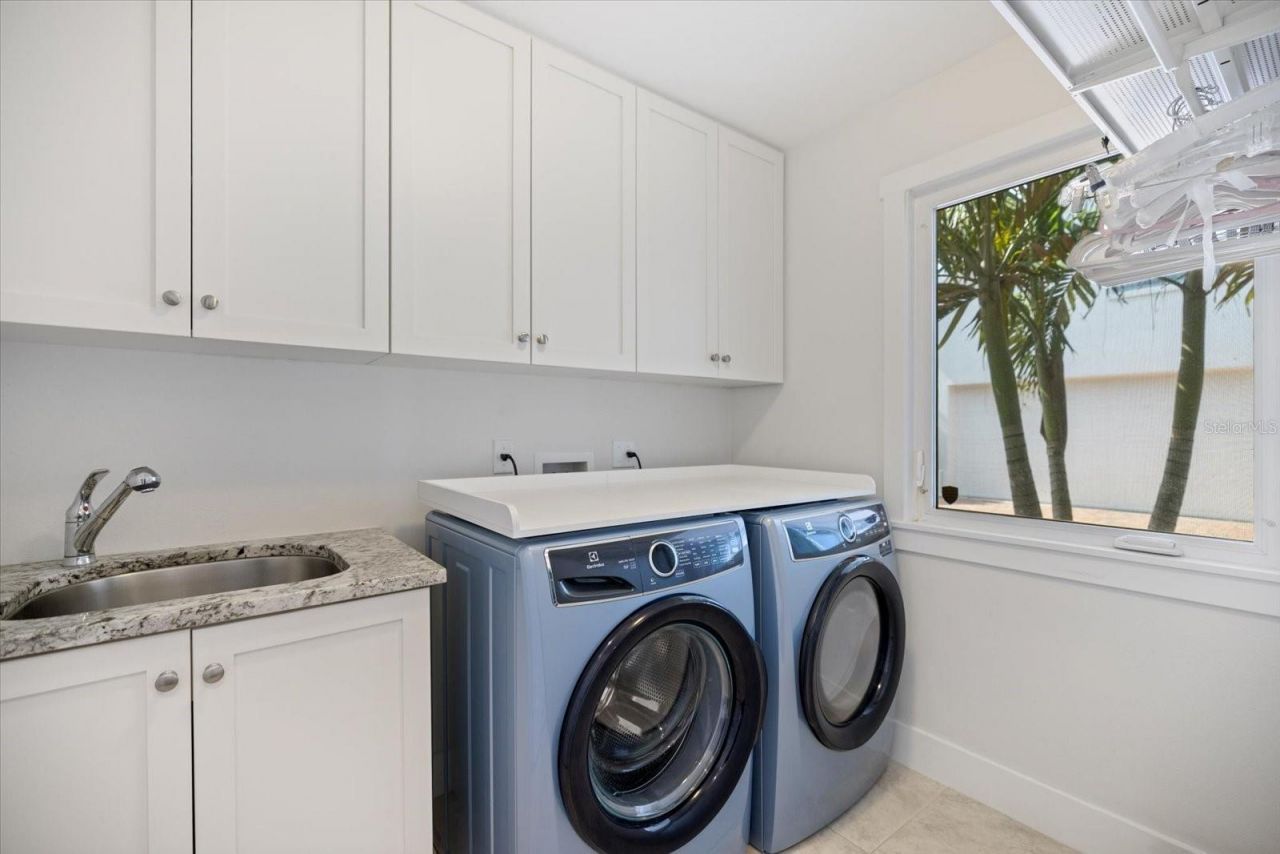 1841 Datura Street, Sarasota, FL 34239 Photo