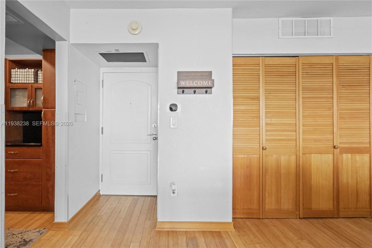 3675 N Country Club Dr, Unit 2404, Aventura, FL 33180 Photo