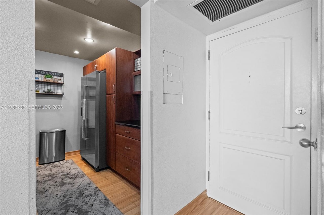 3675 N Country Club Dr, Unit 2404, Aventura, FL 33180 Photo