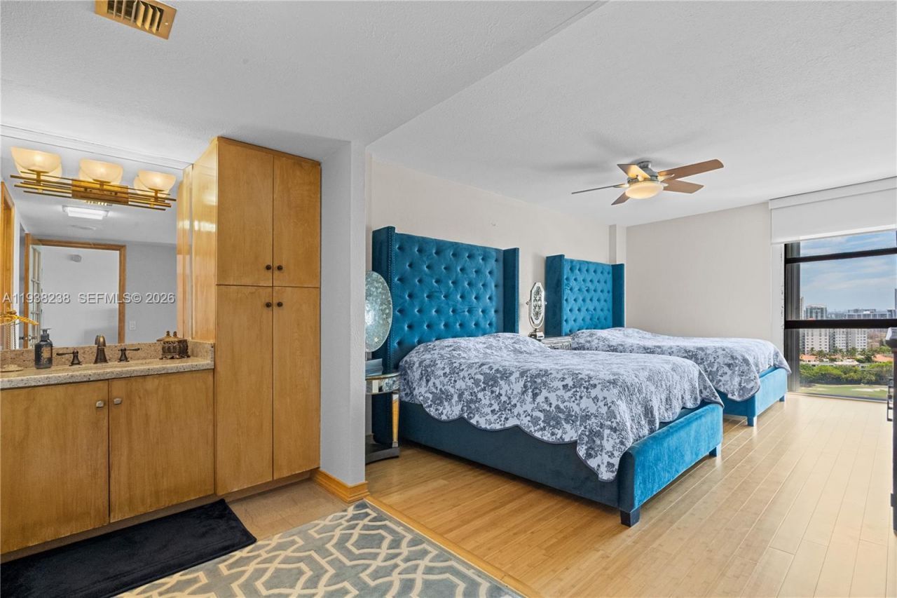 3675 N Country Club Dr, Unit 2404, Aventura, FL 33180 Photo