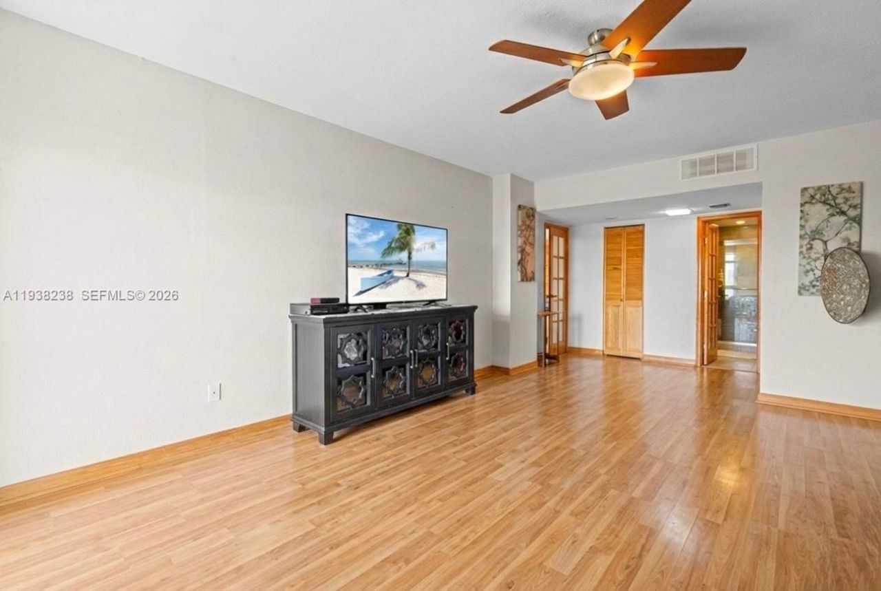 3675 N Country Club Dr, Unit 2404, Aventura, FL 33180 Photo