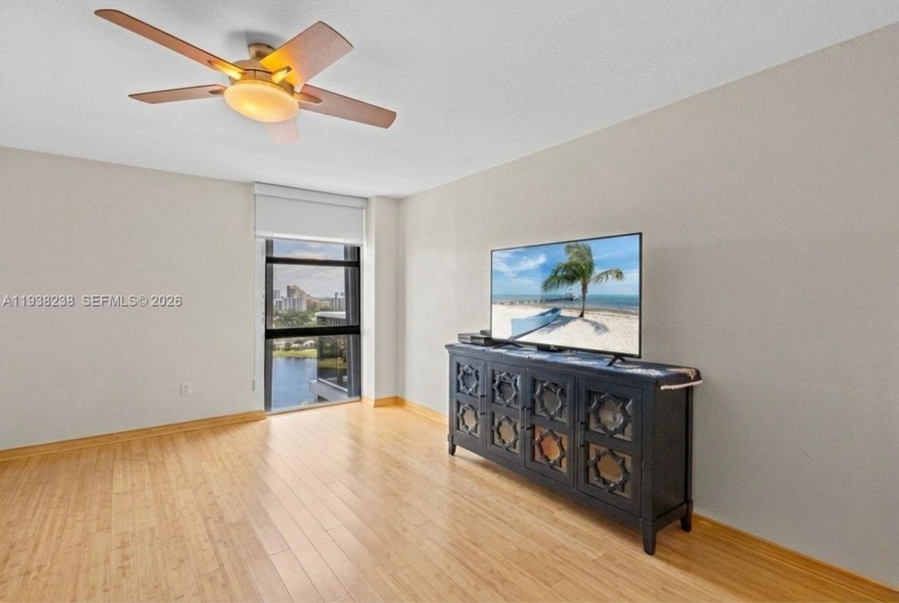 3675 N Country Club Dr, Unit 2404, Aventura, FL 33180 Photo